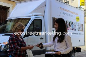Eco Street Marketing Promotores reparto flyers eficaz